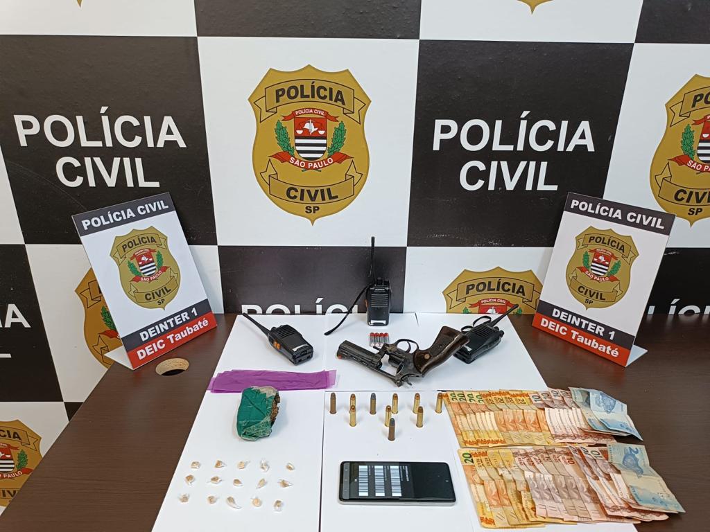 dupla é presa por tráfico de drogas taubaté