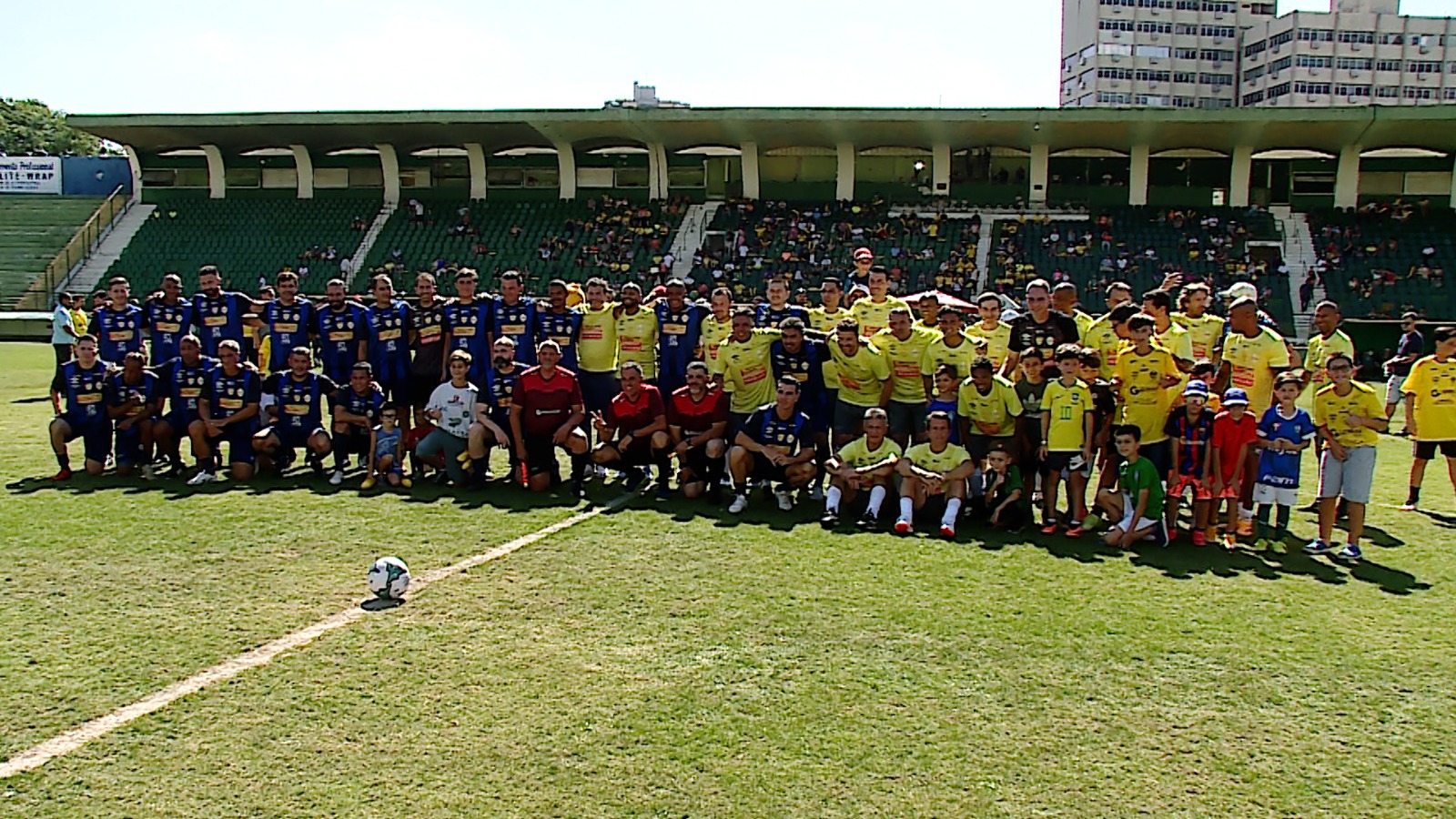 “Jogo em família” arrecada 6,6 toneladas de alimentos