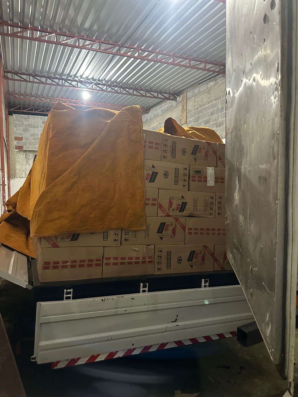 Policia Civil apreende 150 mil maços de cigarro contrabandeados no Guarujá