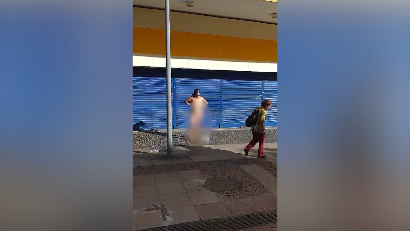 Mulher é flagrada nua no Centro de Campinas