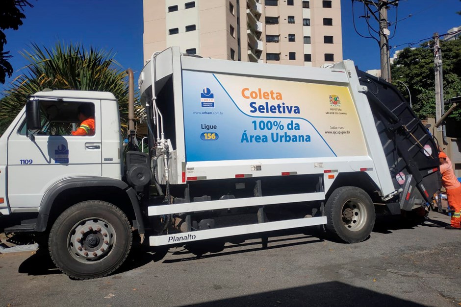caminhao-coleta-seletiva-2021 coleta de lixo sjc