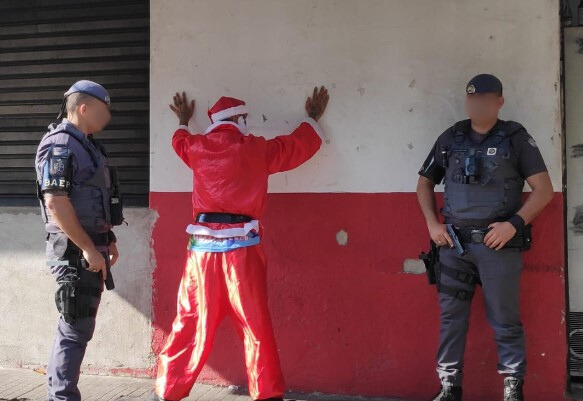 Polícia Militar prende Papai Noel do crime em Santos