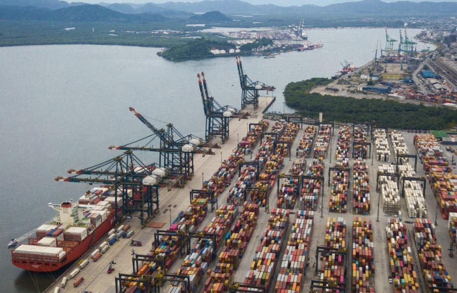 Evento debate rumos e soluções para Porto de Santos bater recordes em 2024