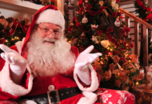 Papai Noel faz visita especial de natal na carreta show da Xereta em Piracicaba